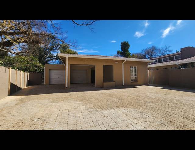 3 BEDROOM CLUSTER RENTED IN FLAMWOOD